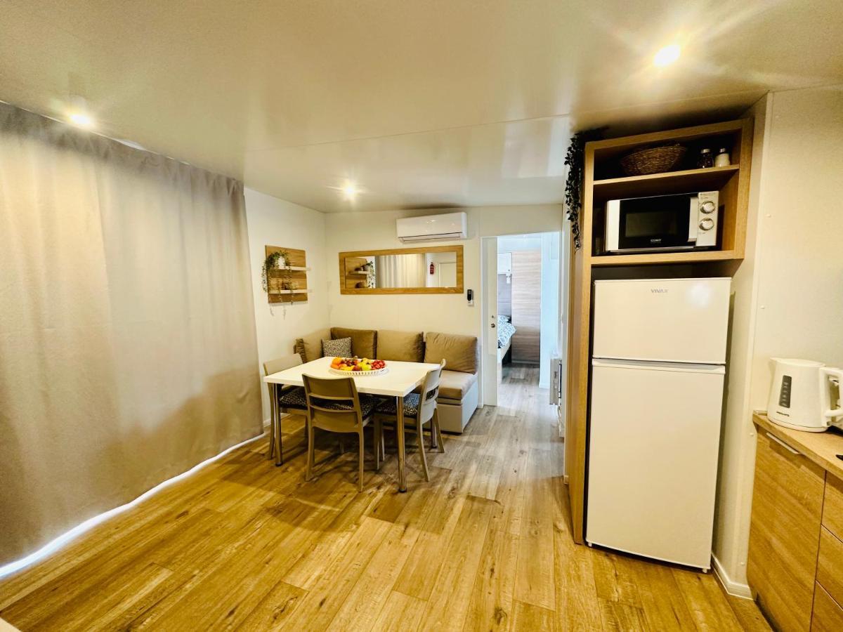 Villa Family Grand De Luxe Mobilhome Селце Экстерьер фото